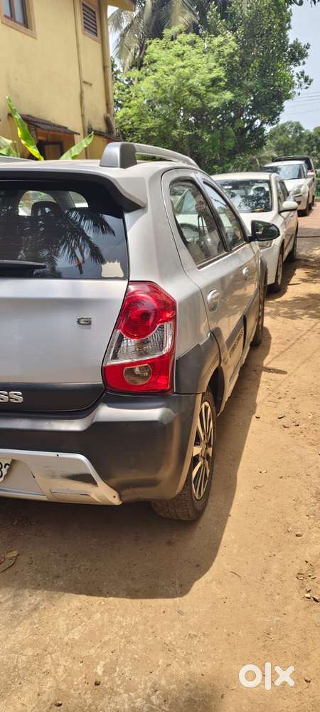 Toyota Etios Cross, 2016