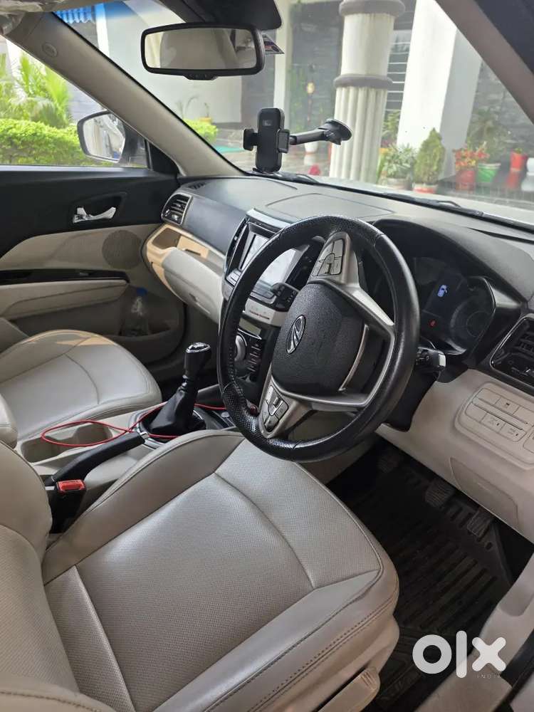 Mahindra Xuv300 W8 2022 Diesel Well Maintained