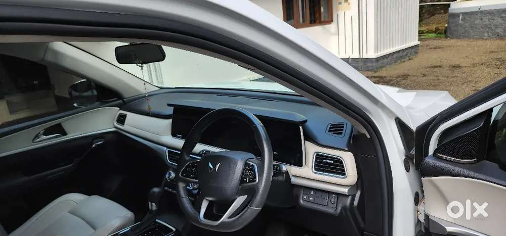 Mahindra Xuv700 Ax7l Automatic Petrol