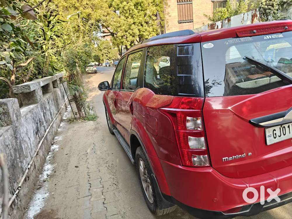 Xuv 500 W10 With Sunroof Fully Loaded