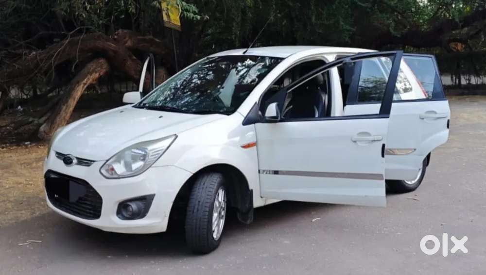Ford Figo Zxi 2014 Petrol Well Maintained