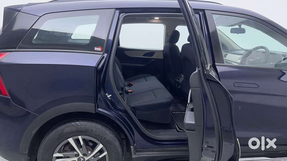 Mahindra Xuv700 2.2 Ax 5 Diesel At Str, 2023, Diesel