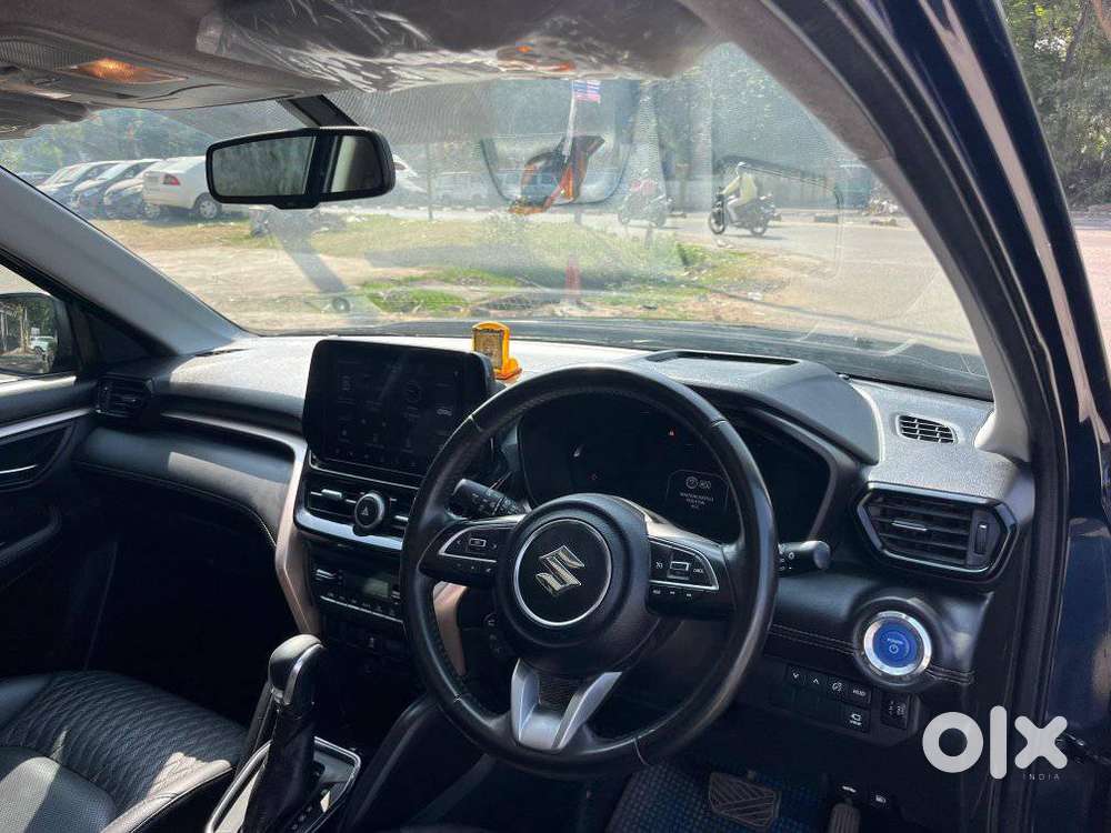 Maruti Suzuki Grand Vitara 1.5 Alpha Plus Intelligent Hybrid Ecvt, 2..