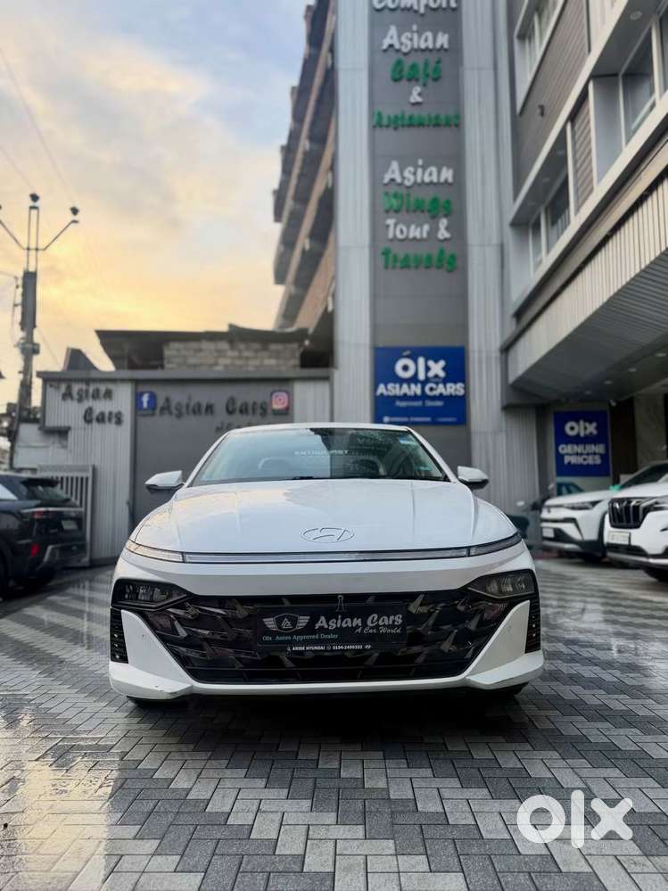Hyundai Verna, 2023, Petrol