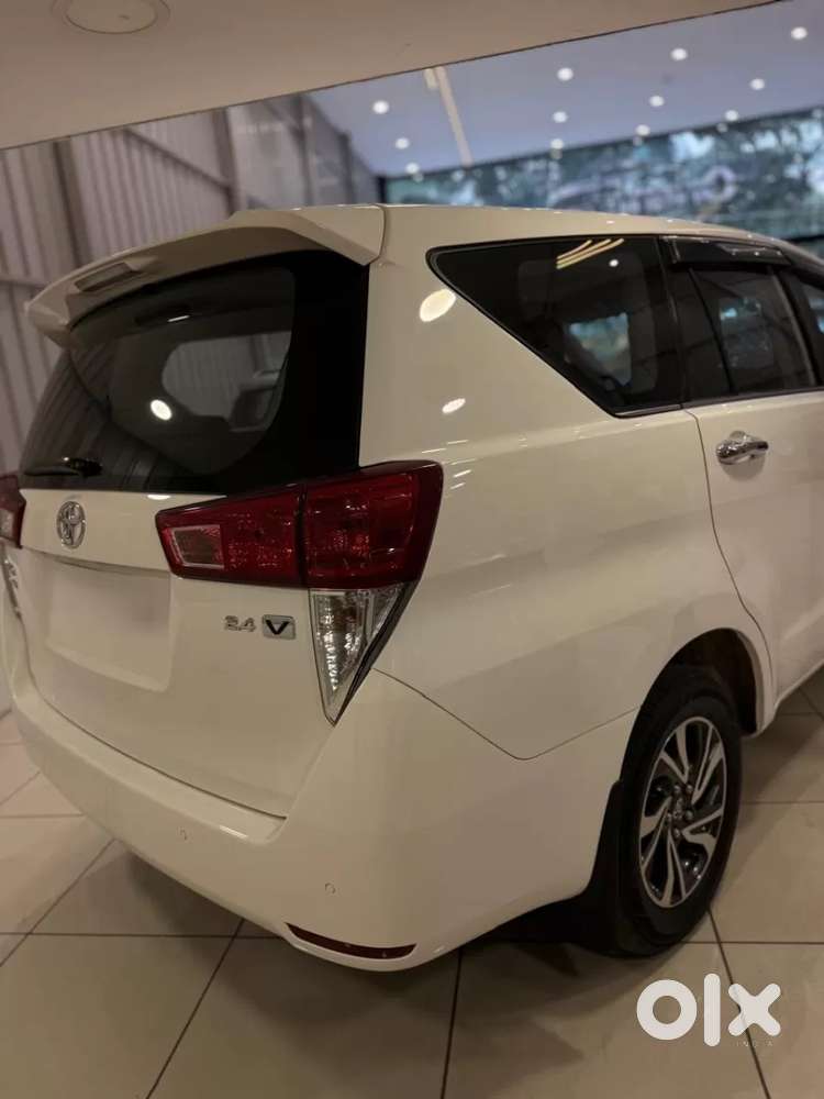 Toyota Innova Crysta [2020-ongoing] 2.4 Vx 7 Str, 2022, Diesel