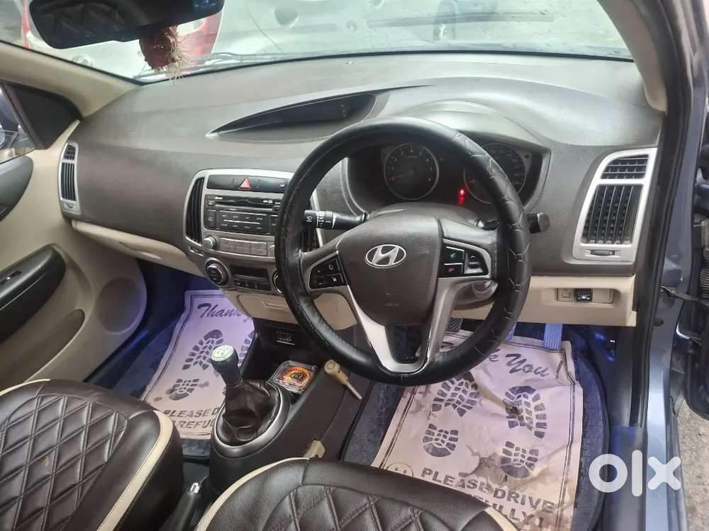 I20 Sportz 2012model(may)
3rd,owner
Petrol/cng,(not,on,paper)km=80,000