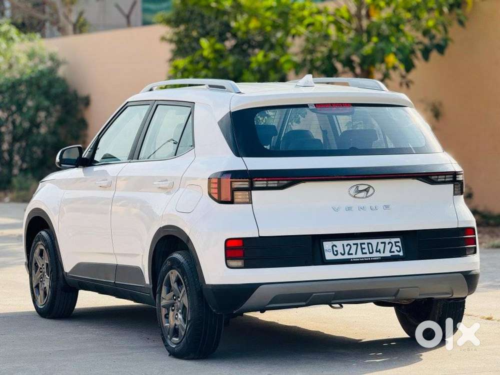 Hyundai Venue 1.2 S (o), 2023, Petrol