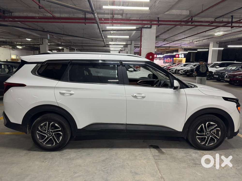 Kia Carens Petrol 2023 Model