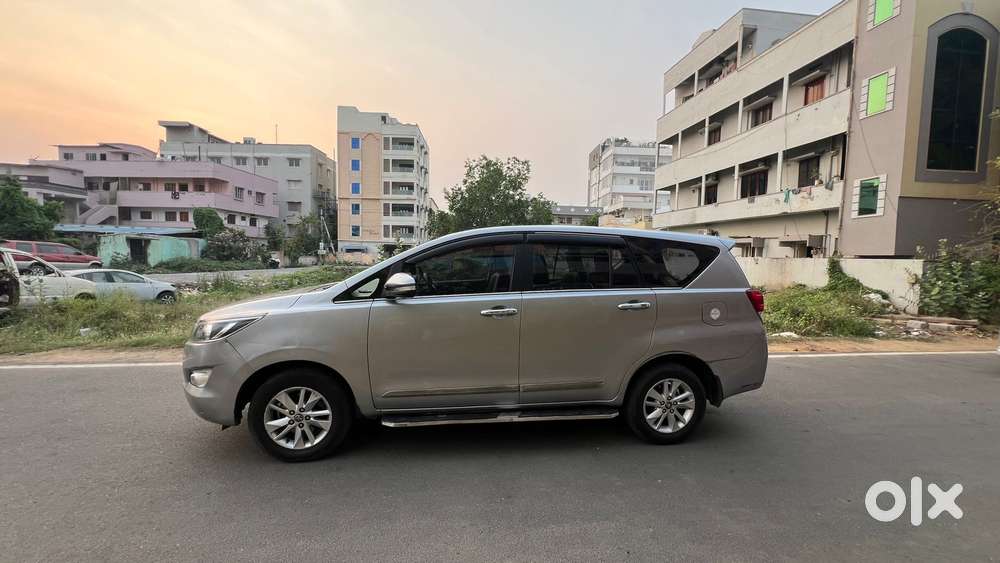 Toyota Innova Crysta 2.4 G Plus Mt 7 Str, 2017, Diesel