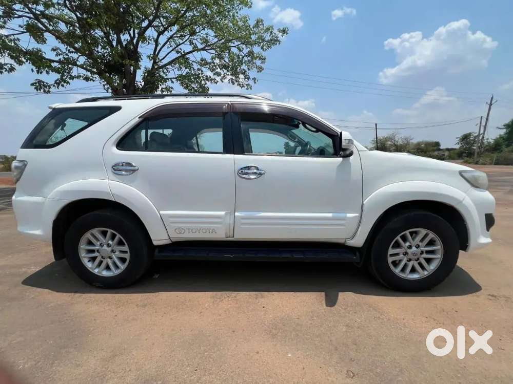 Toyota Fortuner 3.0 Pure White Original Colour.