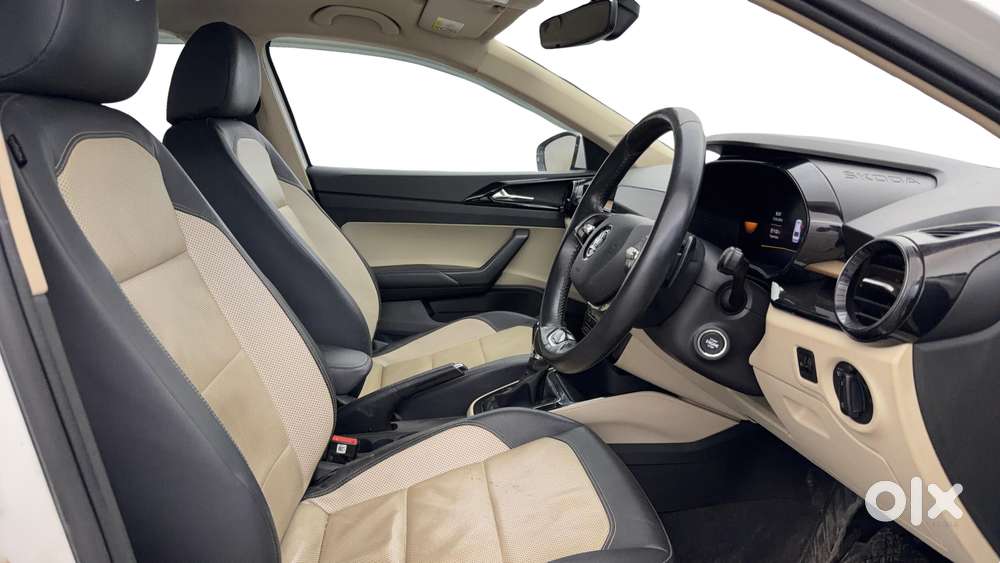 Skoda Slavia 1.0 Tsi Style At, 2022, Petrol