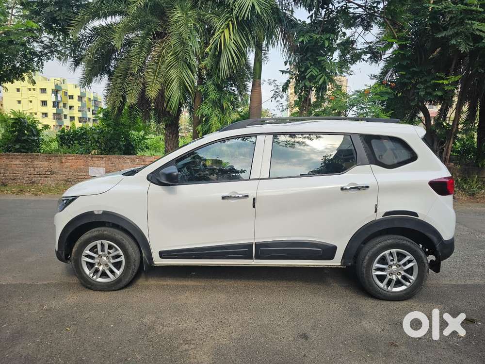 Renault Triber Rxl, 2022, Petrol
