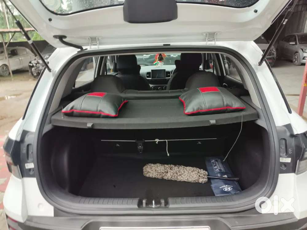 Hyundai Venue Petrol Manual 2025