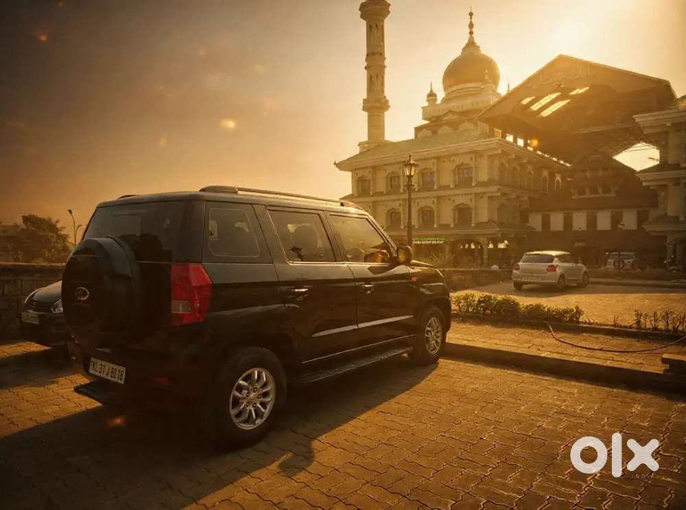 Mahindra Tuv Black