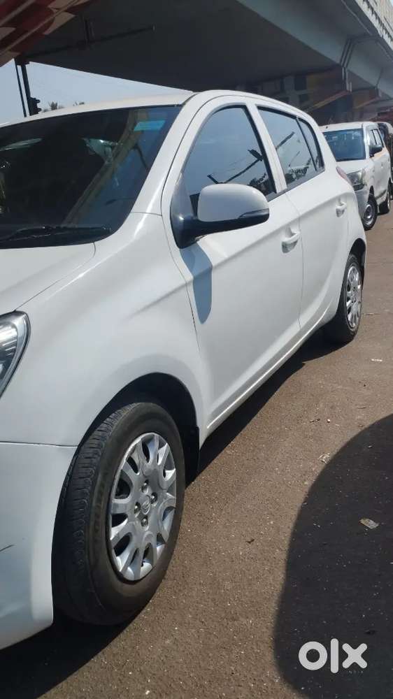 Hyundai I20 2010 Cng & Hybrids 90000 Km Driven