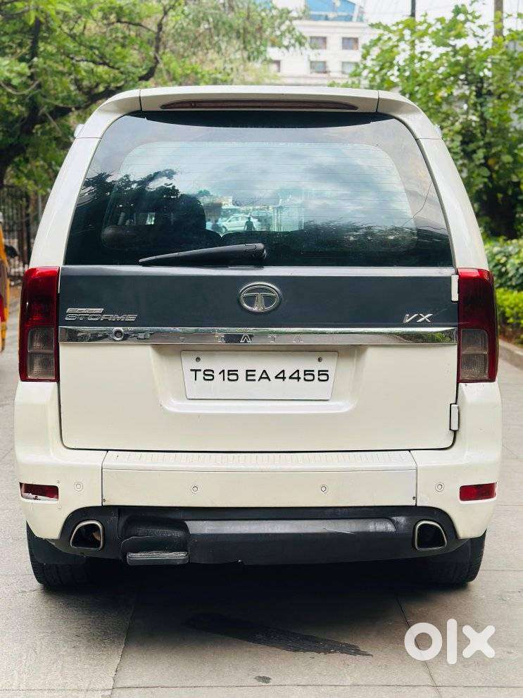 Tata Safari Storme, 2014, Petrol
