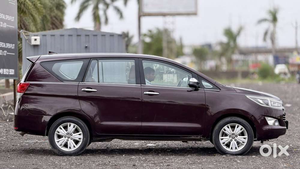 Toyota Innova Crysta 2.8 Zx At 7 Seater, 2016, Diesel