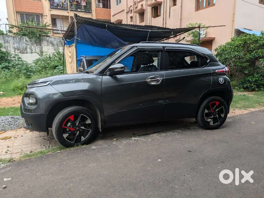 Tata Punch Accomplished Dazzle Sunroof 2024
