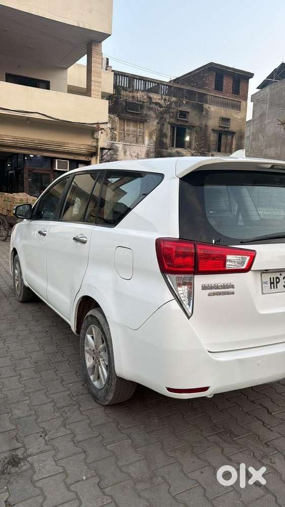 Toyota Innova Crysta 2017 Diesel 85000 Km Driven