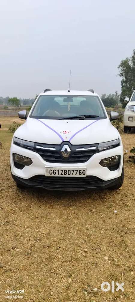 एकदम मस्त चकाचक है नया जैसा लग रहा है गाड़ी