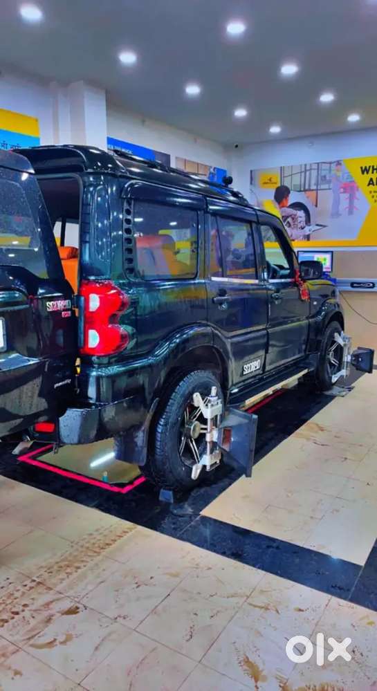 Mahindra Scorpio Classic 2011 Diesel 100000 Km Driven