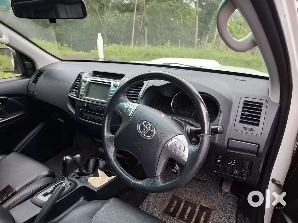 Toyota Fortuner 2016 4 × 4 .3l Automatic