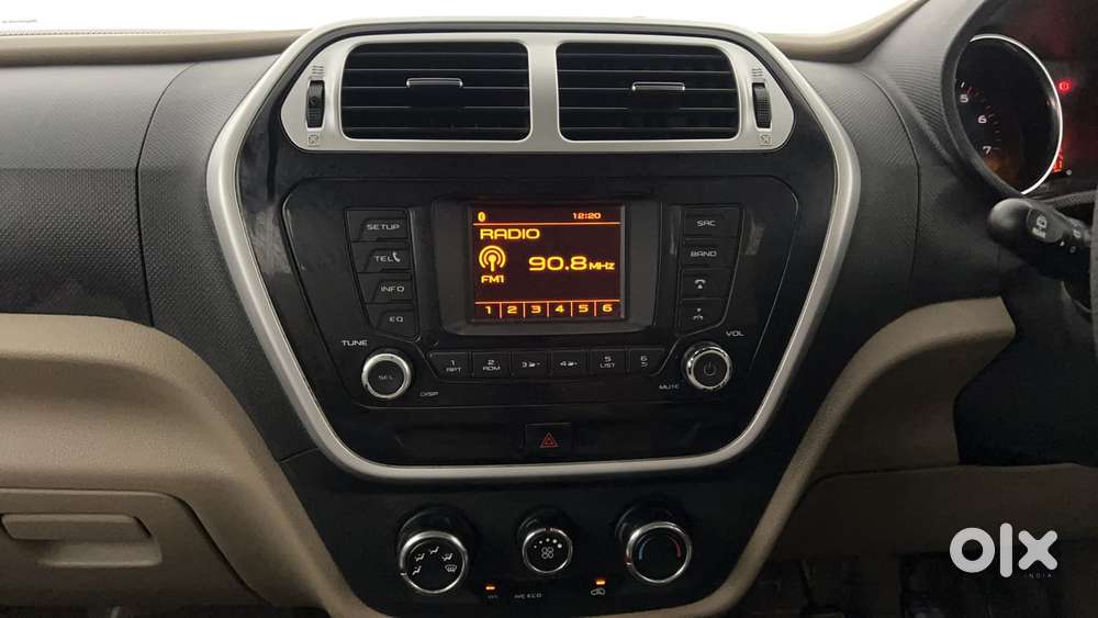 Mahindra Tuv 300 T8, 2016, Diesel