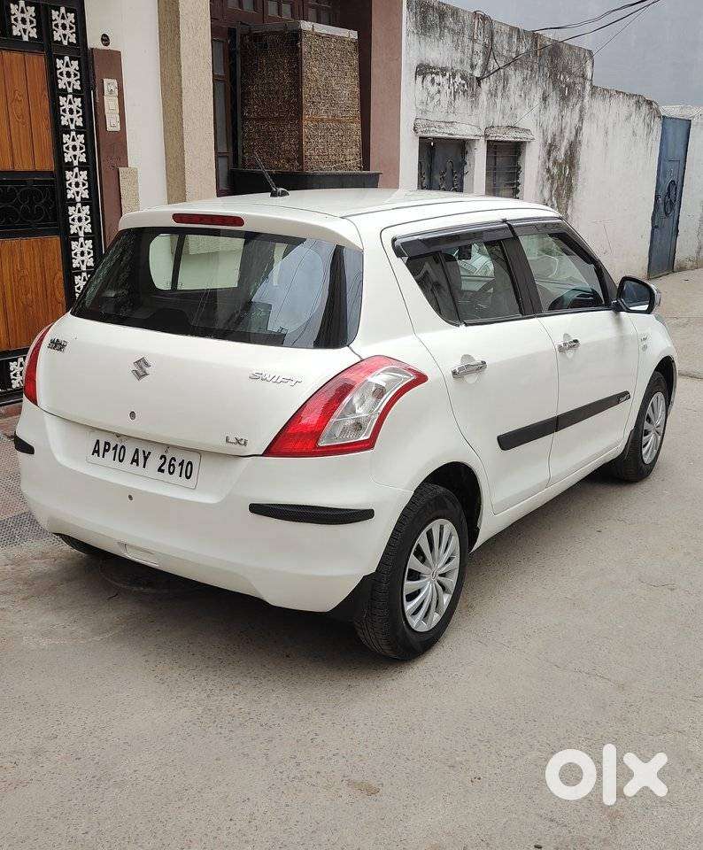 Maruti Suzuki Swift Lxi Optional-o, 2011, Petrol