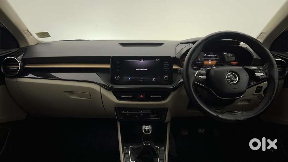 Skoda Slavia Style 1.0l Tsi Mt, 2023, Petrol