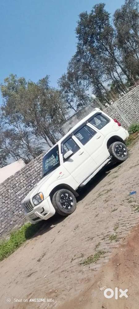 एक नंबर कंडीशन है गाड़ी में कोई भी प्रॉब्लम नहीं है