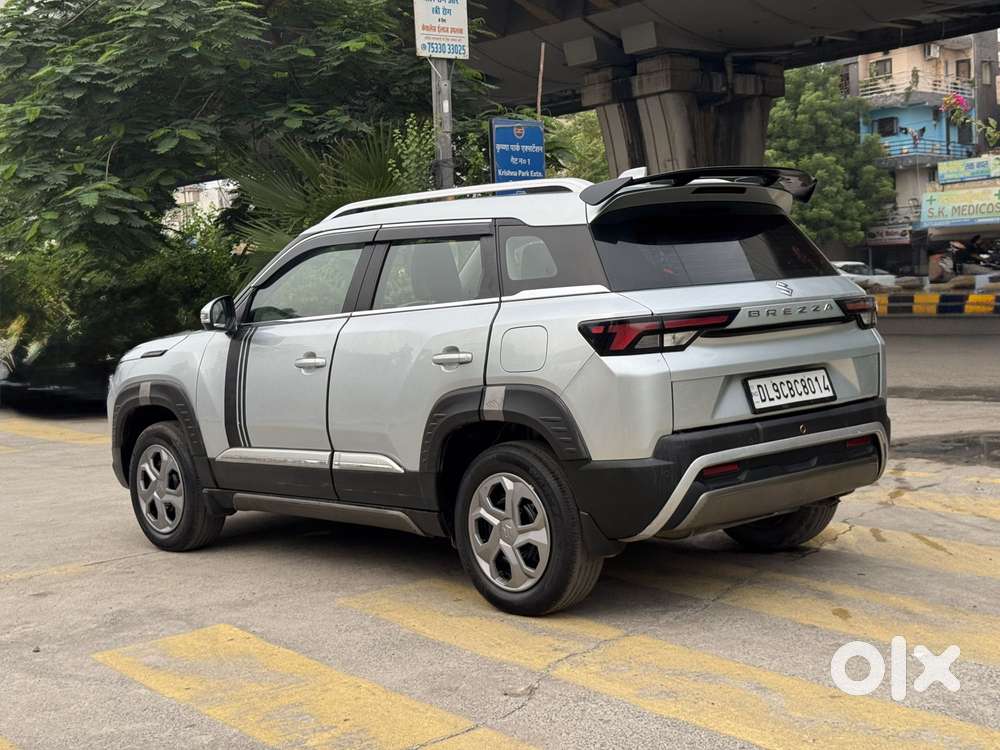 Maruti Suzuki Brezza 1.5 Vxi Cng, 2023, Cng & Hybrids