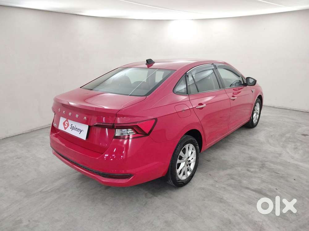 Skoda Slavia Ambition 1.0l Tsi At, 2022, Petrol