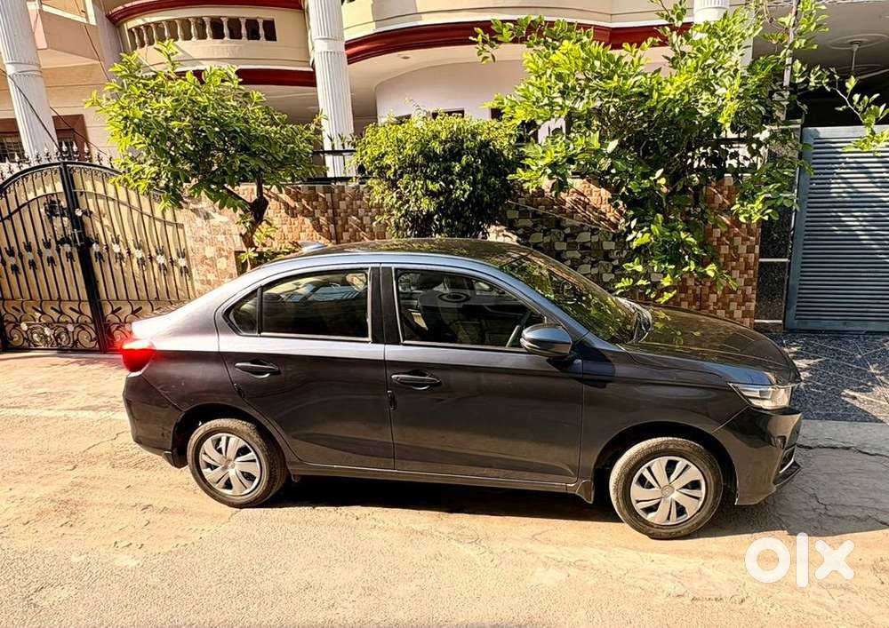 Honda Amaze 2024 Petrol Well Maintained