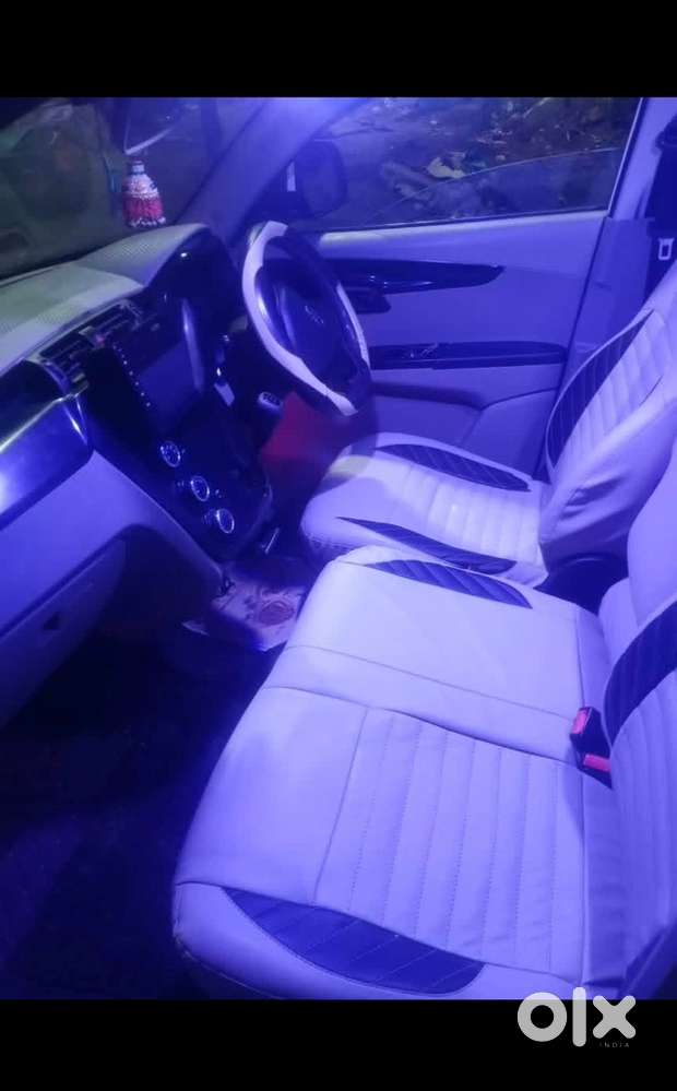 Mahindra Kuv 100 6 Seater 2nd Owner