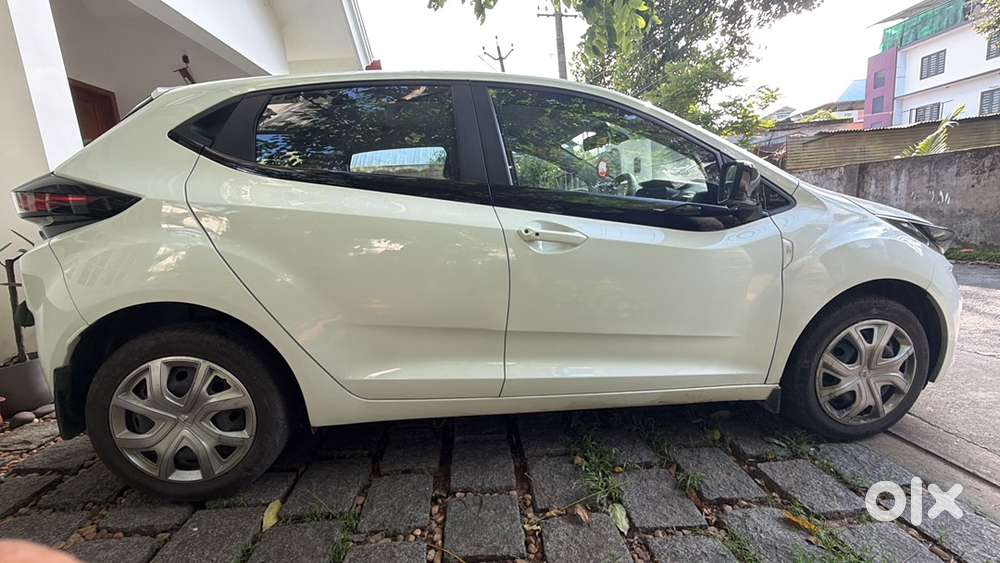 Tata Altoz 2023 Luxe Petrol