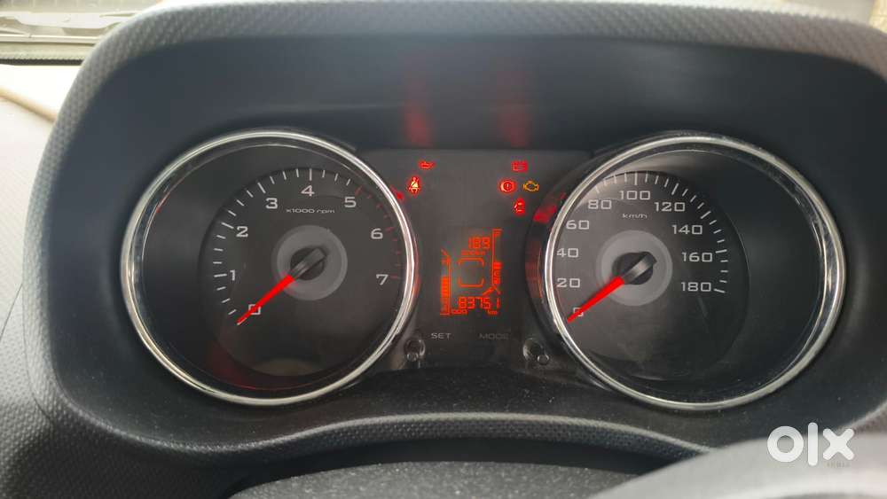 Mahindra Tuv 300 T8, 2016, Diesel