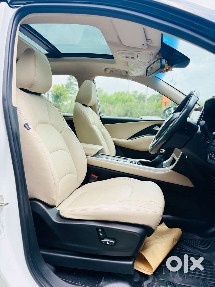Mg Hector Savvy Pro 1.5 Turbo Cvt Dual Tone, 2023, Petrol