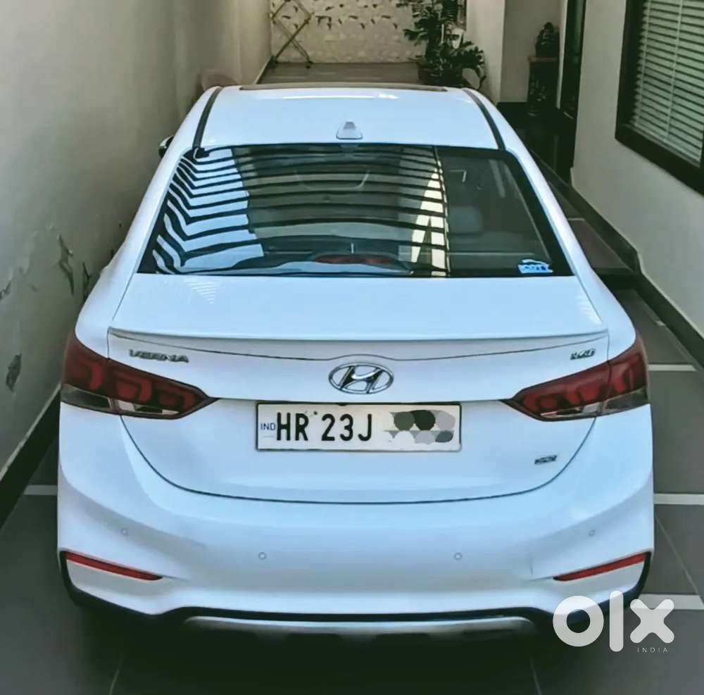 Premium Car Verna 1.6 Sxo Special Anniversary Edition