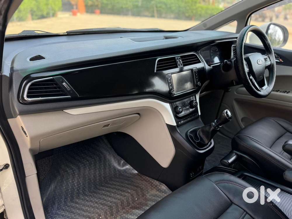 Mahindra Marazzo M6 8str, 2020, Diesel