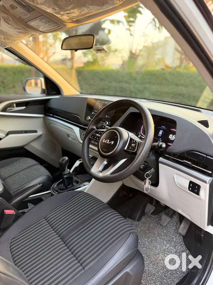 Kia Carens 1.5 Prestige 7 Str, 2023, Petrol