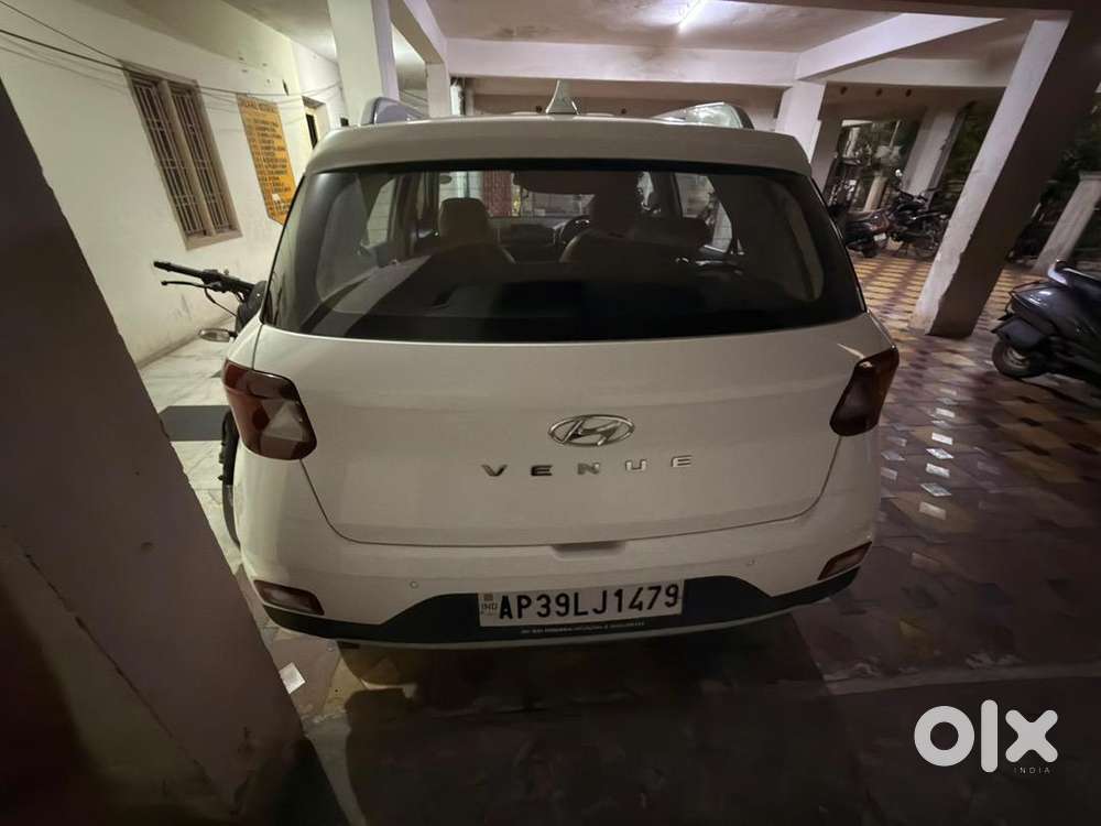 Hyundai Venue 2021 Petrol Well Maintained