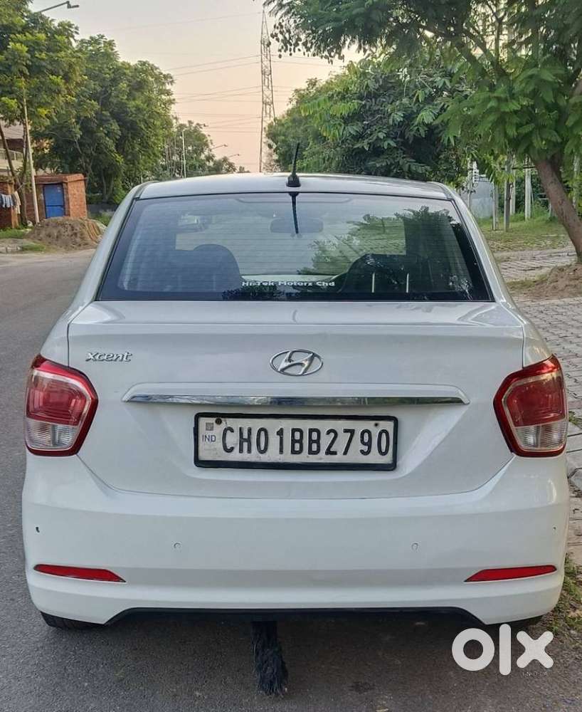 Hyundai Xcent 1.2l Kappa Dual Vtvt 5-speed Manual Base, 2015, Petrol