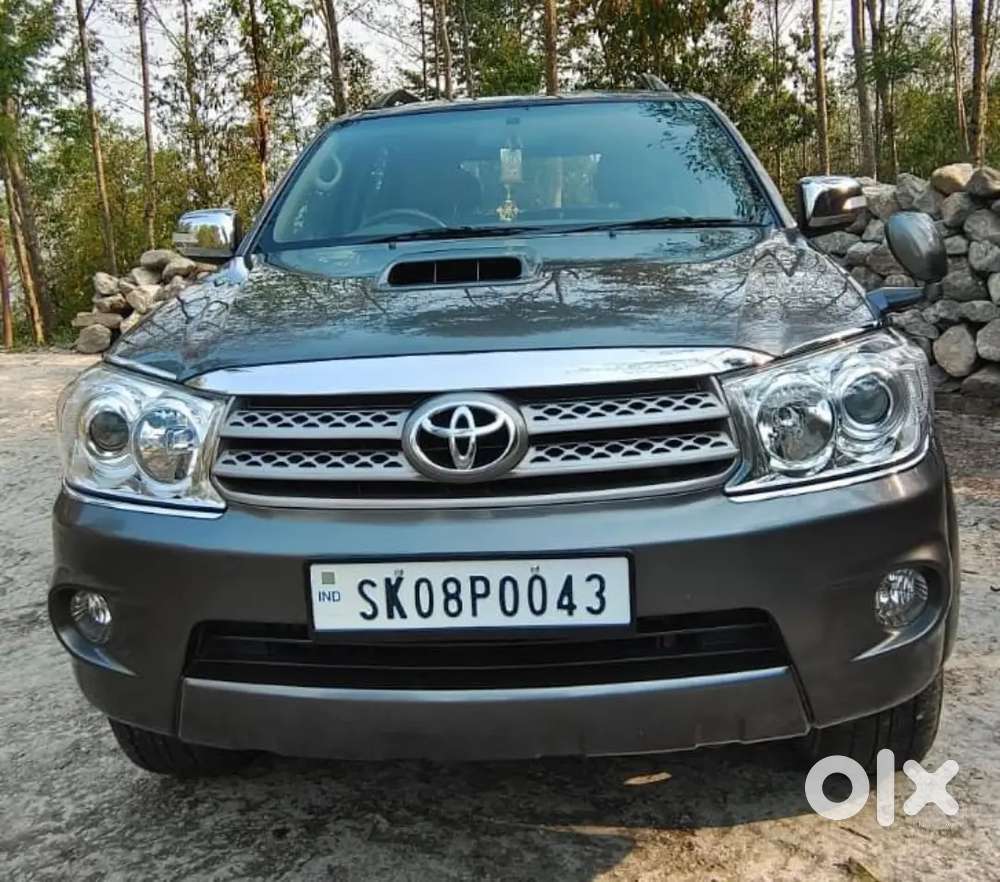 Excellent Condition Less Driven Toyota Fortuner 2010 4x4 For Sale.