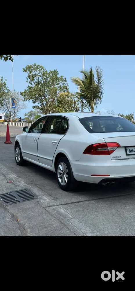 Skoda Superb Elegance 2014 Variant