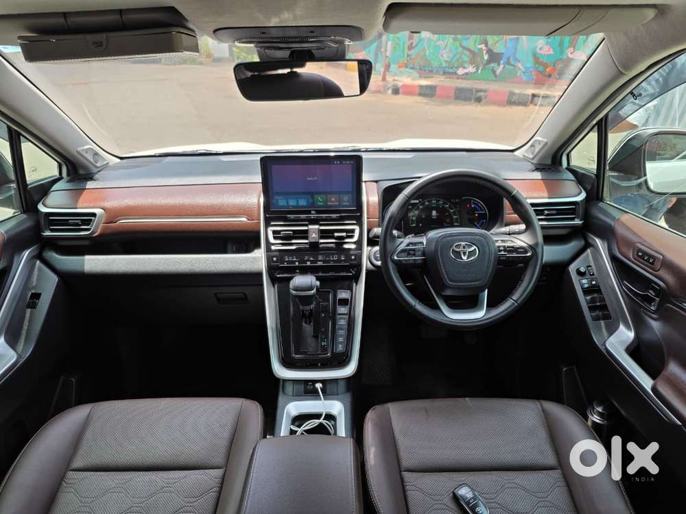 Toyota Innova Hycross 2.0 Zx (o) Hybrid 7 Str, 2023, Petrol