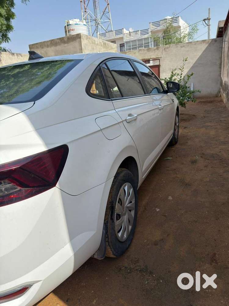 Skoda Slavia Petrol 2023
