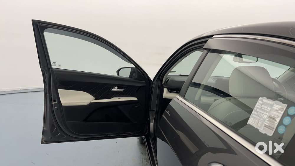 Hyundai Verna 1.5 Sx (o) Petrol Mt, 2023, Petrol