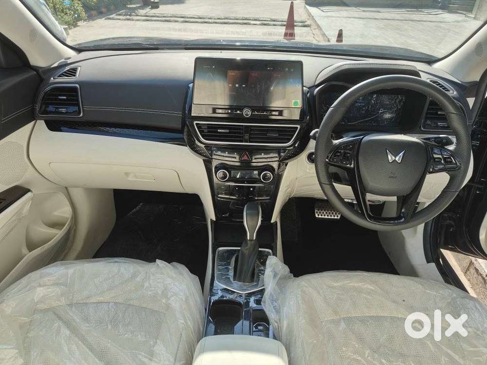 Mahindra Xuv 3xo Ax7l 1.2 Petrol At (pg), 2026, Petrol