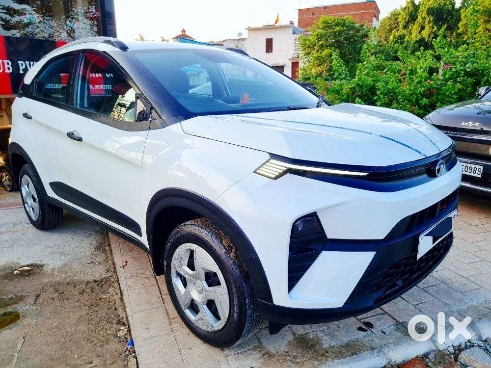Tata Nexon Pure 1.2 Revotron Petrol 6 Mt, 2024, Petrol