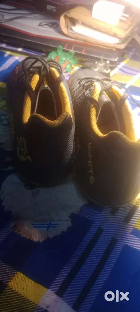 A new foot ball shoe never used it only one time used  from dav school
